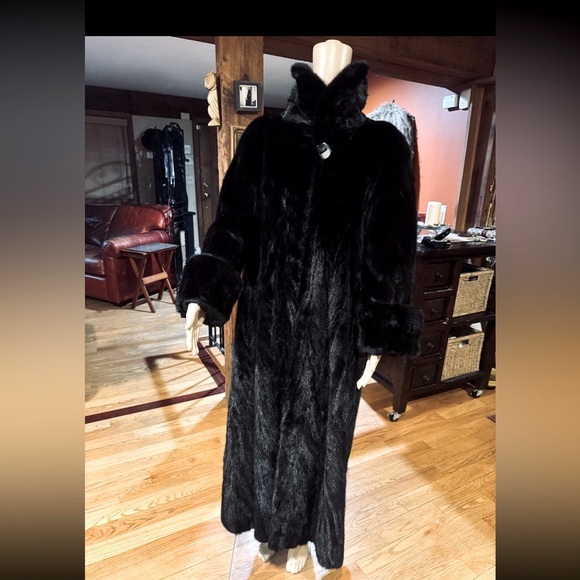 MINK (Real) LONG COAT-NEW COND NEVER WORN💥STUNNING CLASSIC Size M-L Retail $6000 - Picture 5 of 16